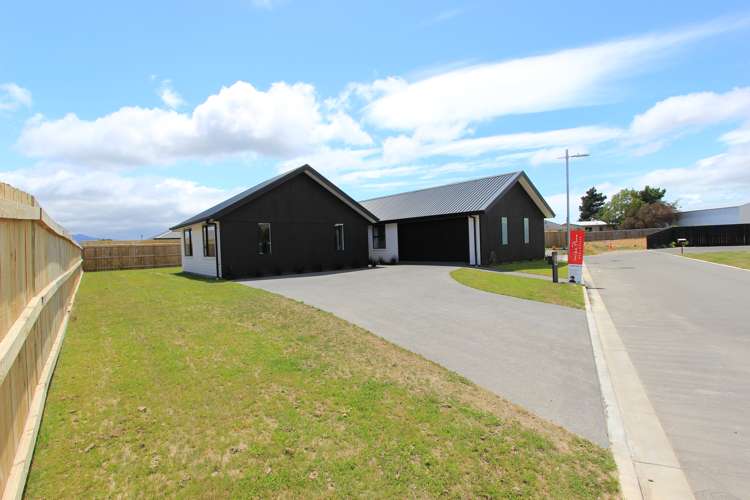 3 Hurricane Way Burleigh_21