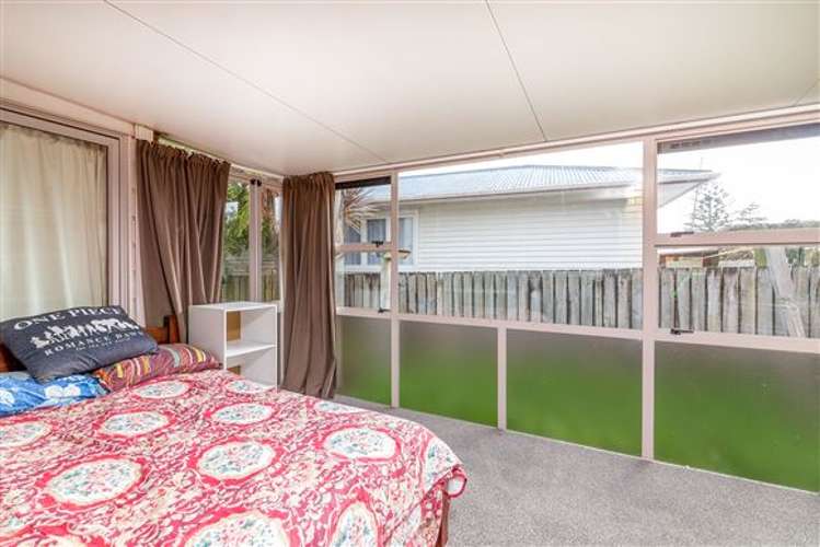240 Te Atatu Road Te Atatu South_7