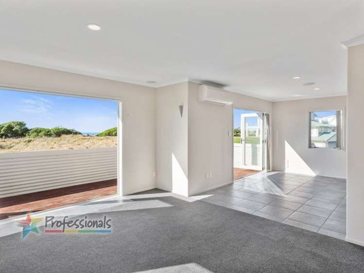 5 Esplanade Rise Coastlands_6