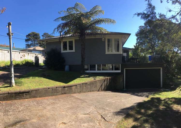 60 Woodfern Crescent Titirangi_0