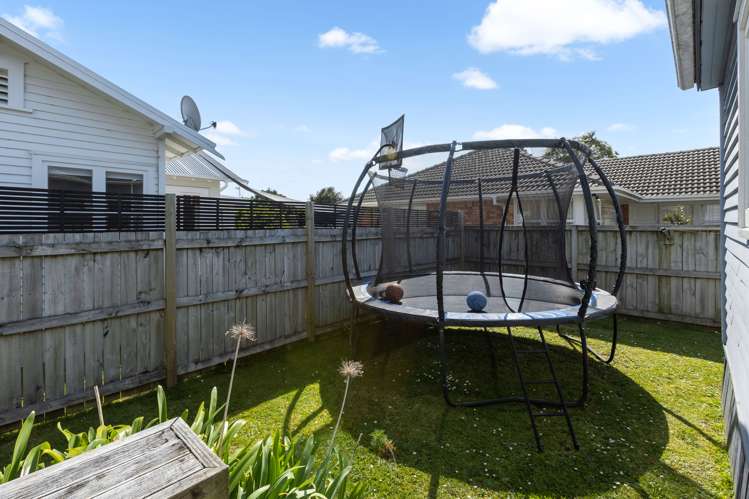 391 Dey Street Hamilton East_17