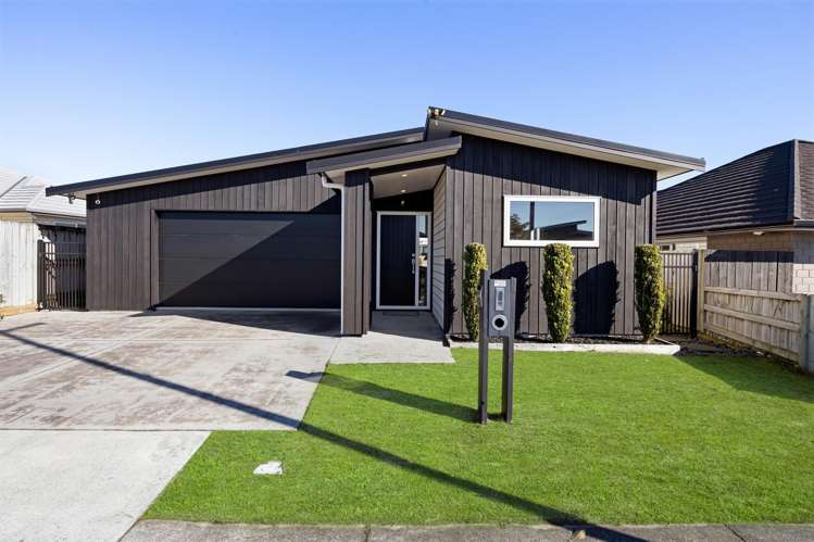 11 McCorquindale Drive_0