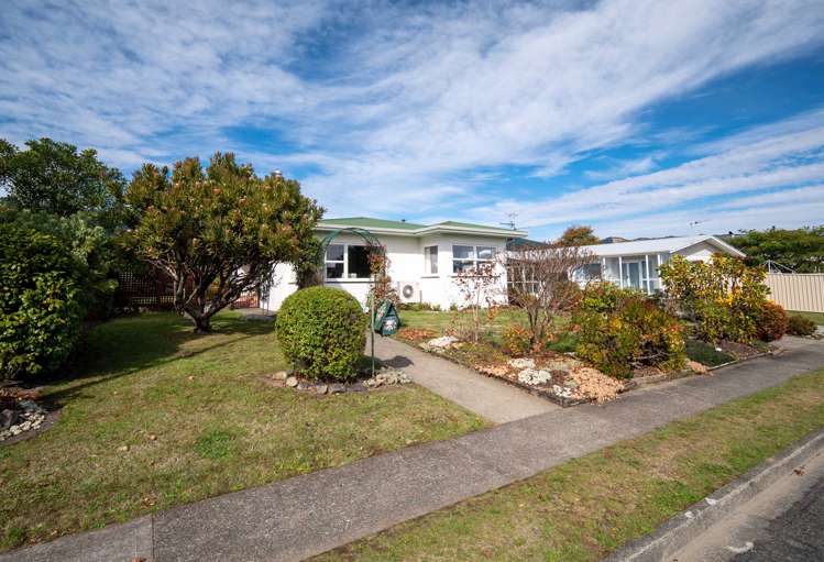 27 Kipling Crescent Stoke_6