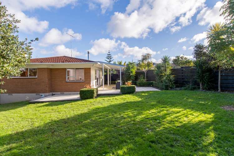 6 Hartles Place Mellons Bay_16