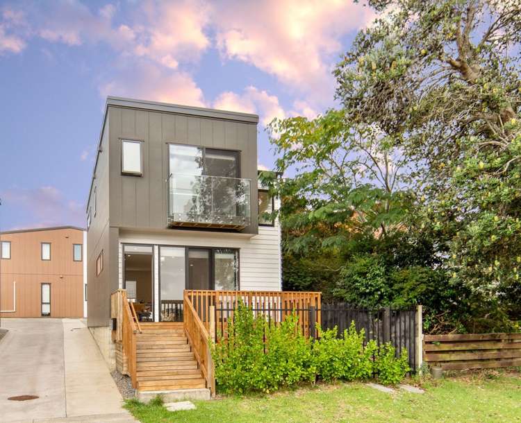 2/20 Eban Ave_0