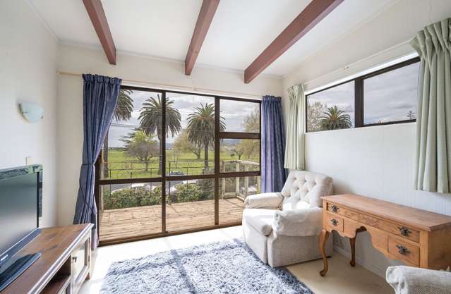 Upstairs/365 Lower Queen Street Richmond_1