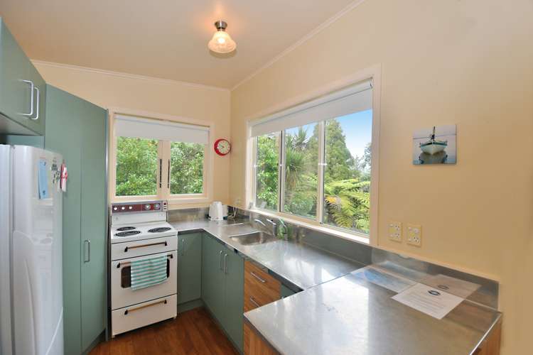 14 Hillside Crescent Leigh_11