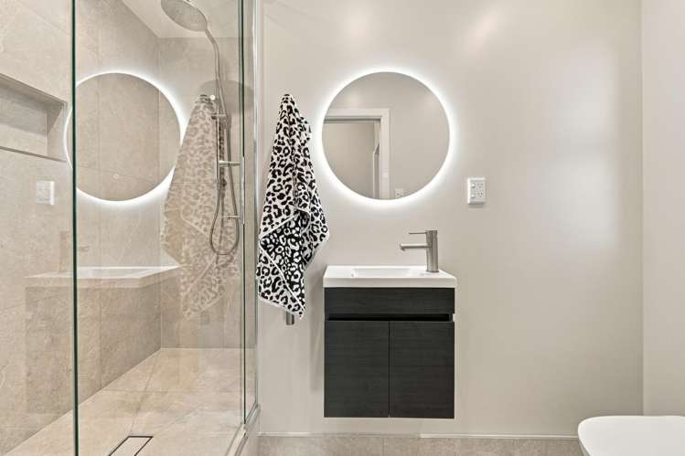 37 Lakewood Drive Burwood_20