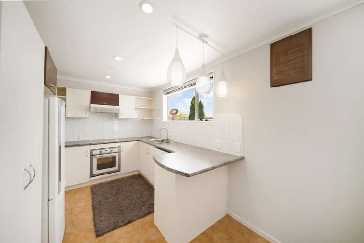 11 Naylors Drive Mangere_5