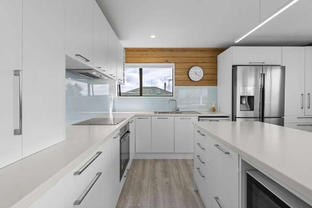 7a Huia Avenue Forest Lake_2