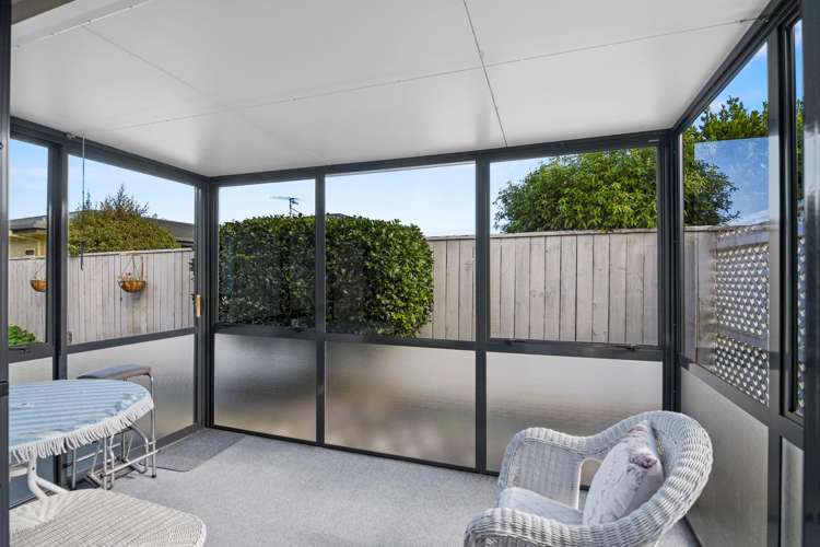 9 Saunders Crescent Stoke_15