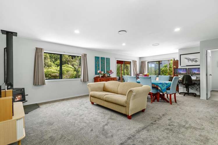 6 Lowry Heights Stokes Valley_6