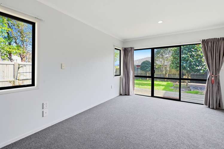 4 Owhatiura Drive Lynmore_10