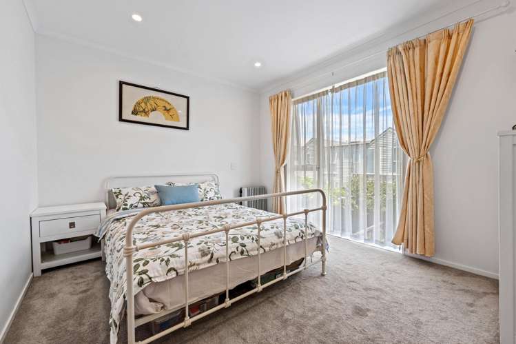 53 Glidepath Road Hobsonville_16