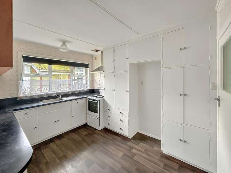 24 Park Road West End_1