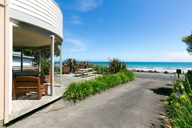 33 Onaero Beach Road Onaero_30