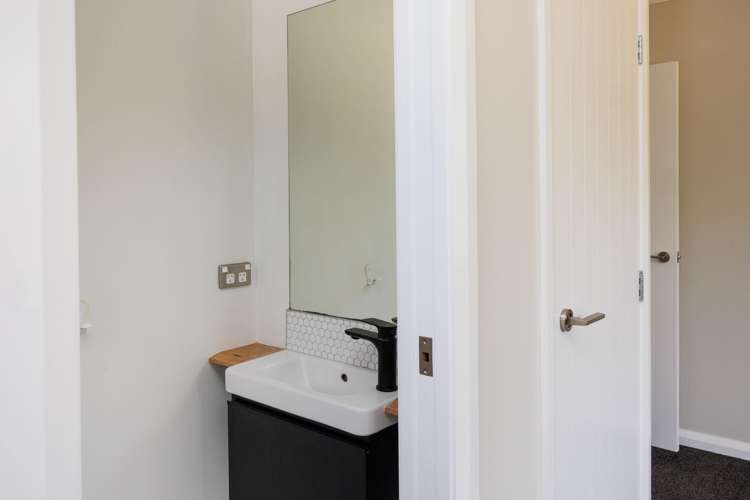 7 Tower Place Fitzherbert_16