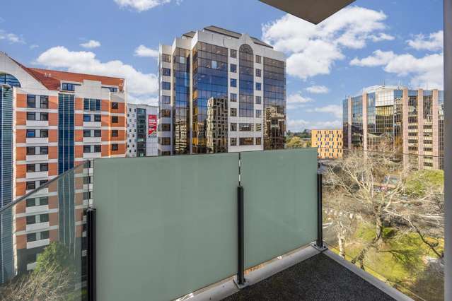 Freehold two bedroom in Grammar Zone