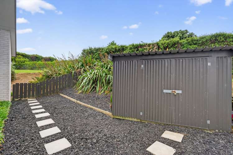 2 Lawrence Carter Drive Bombay_37