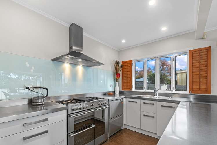 29 Lyndhurst Road Te Atatu South_6