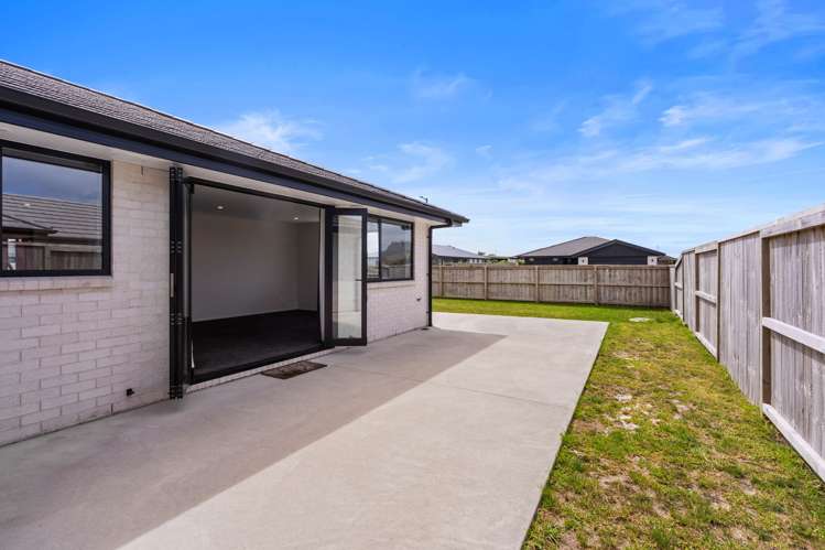 31 Saint Michael Crescent One Tree Point_28