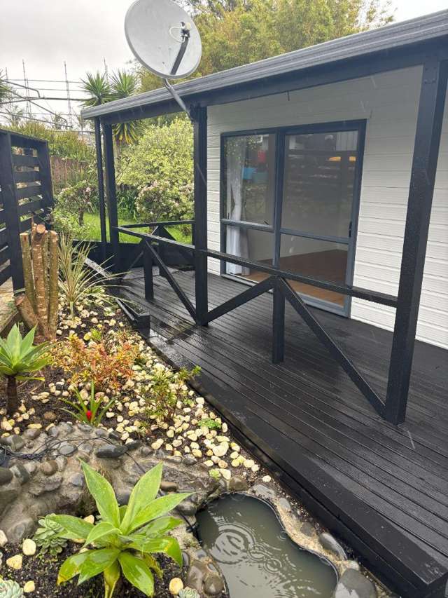 Newly renovated modern 2-bedroom in Howick