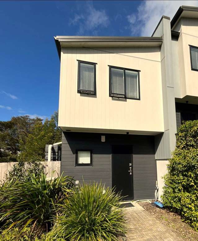 Sunny End Unit, 3 bedroom Townhouse with Garden