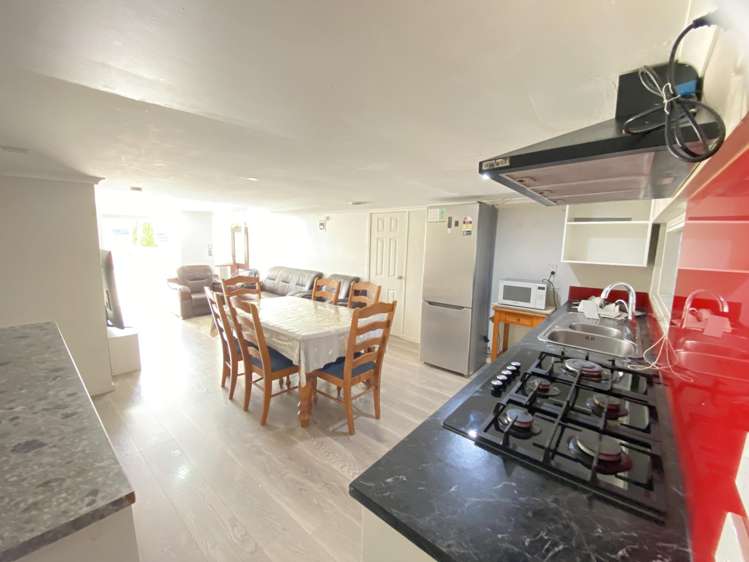 24 Dennis Avenue Hillpark_5