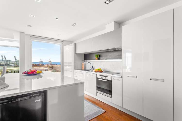 Flat 1202/85 Beach Road City Centre_8