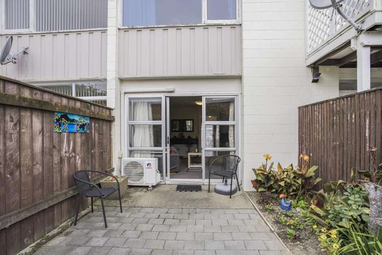 6/41 Cuba Street Petone_11