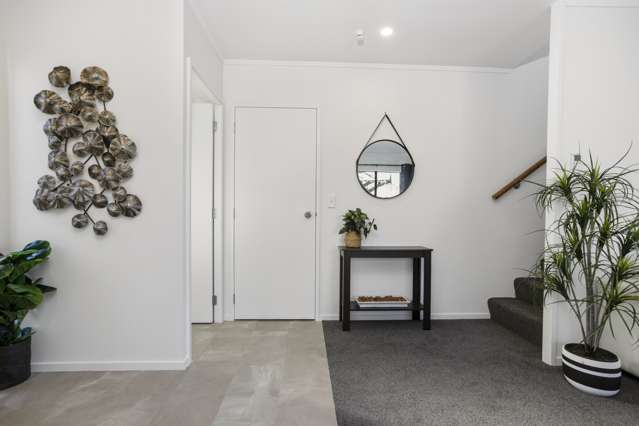 3/20 Gossamer Drive Pakuranga Heights_3