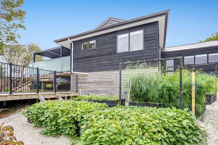 2/9 Eastwood Rise Browns Bay_1