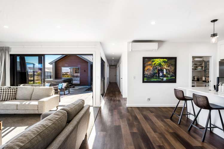 48 Ngaru Crescent Wharewaka_6