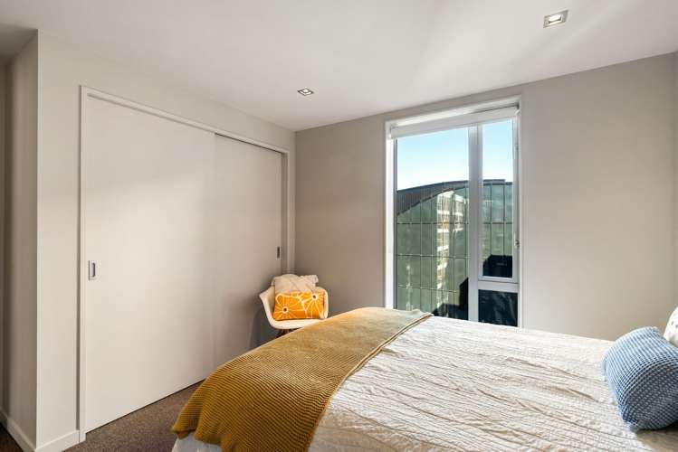7i/82 Cable Street Te Aro_16
