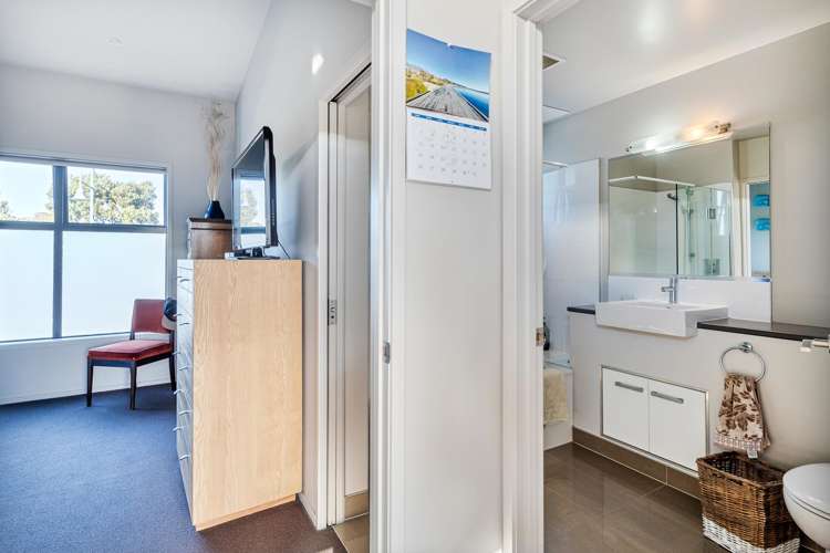 40/73 South Highway - Sovereign Pier Whitianga_15