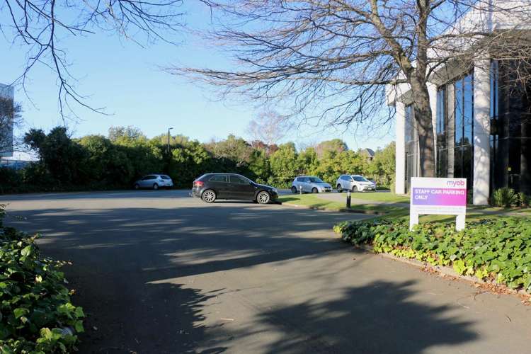 17 Sir William Pickering Drive Burnside_12