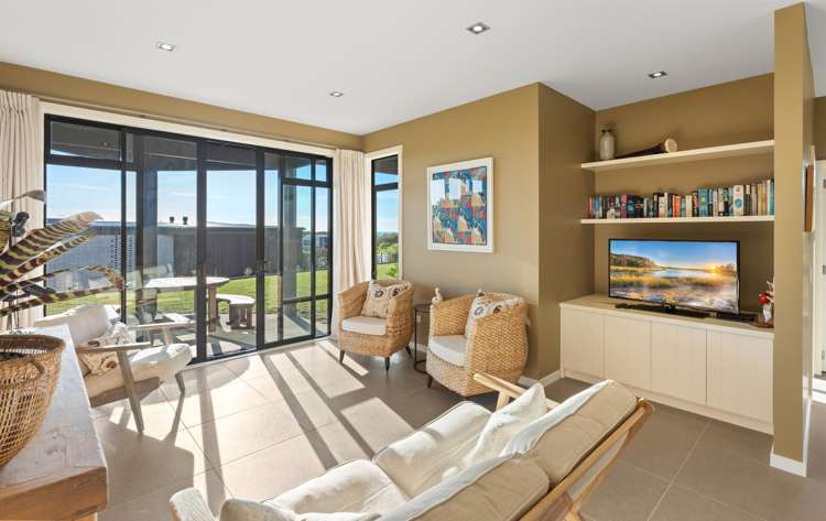 8 Beachview Grove Peka Peka_25