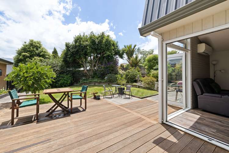 23 Gilbass Avenue Hamilton Lake_24