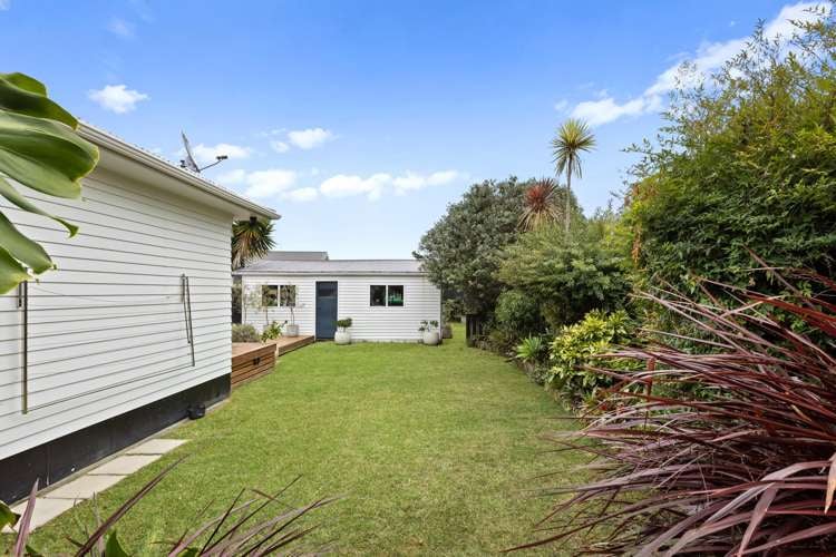 11 Brennan Avenue Te Atatu Peninsula_10