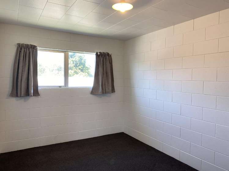 4/4 June Place 1074_5