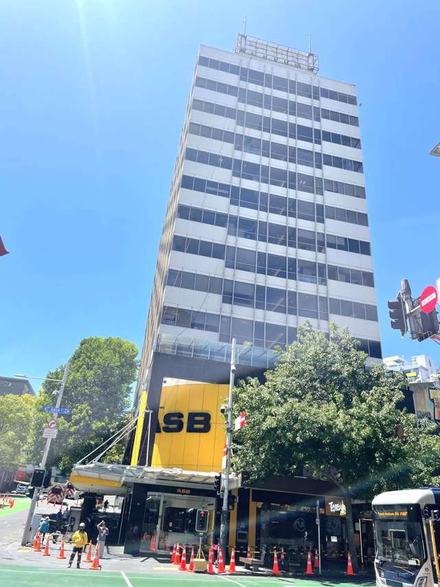 Unit 3/300 Queen Street City Centre_1