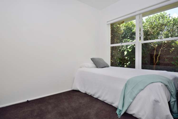 2/40a Blakeborough Drive Forrest Hill_5