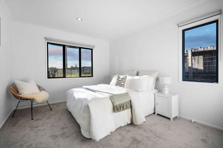 86 Fields Parade Oteha_15