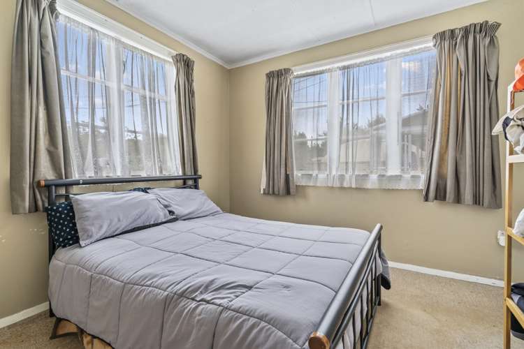 38 Hall Crescent Epuni_15