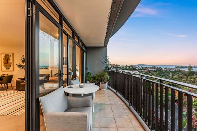 Manhattan Vibes. Rangitoto Views | Ben Ryken