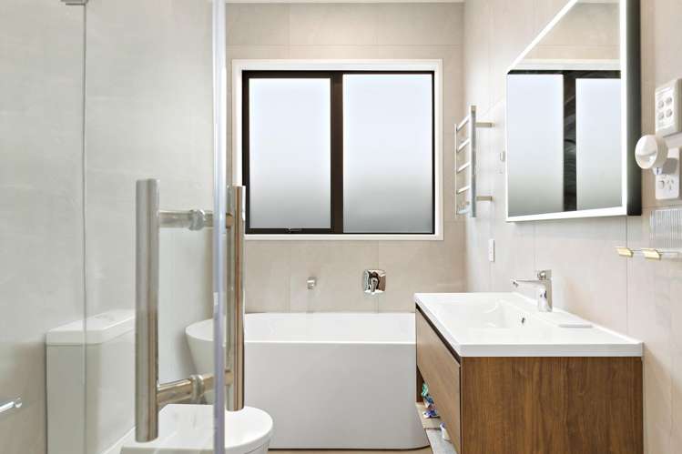 79 Waiwai Drive Wainui_13