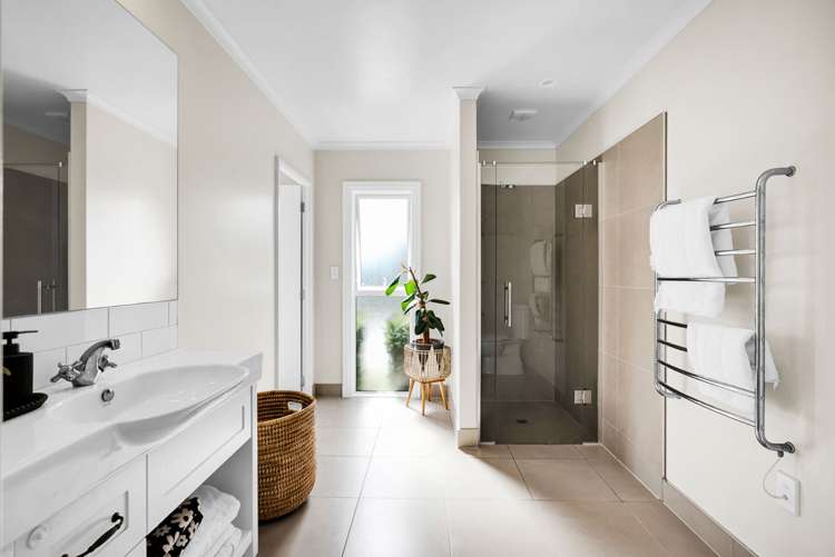 167 Henwood Road Paraite_15