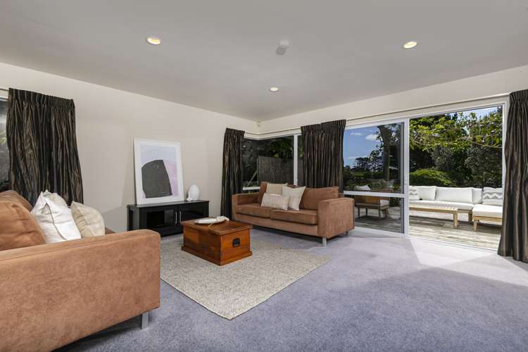 296 Oaia Road Muriwai_16