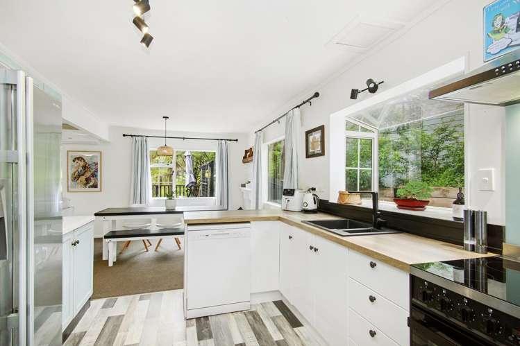 43 Dalton Grove Stokes Valley_10