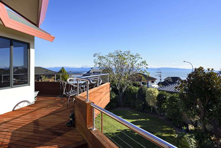 327 Princes Drive Britannia Heights_5